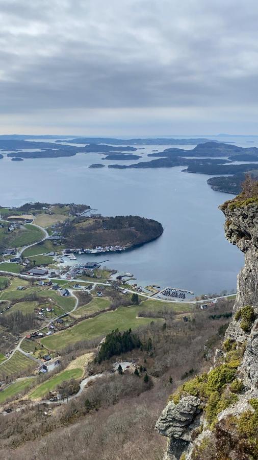 Fjord Road Apartment Hjelmeland