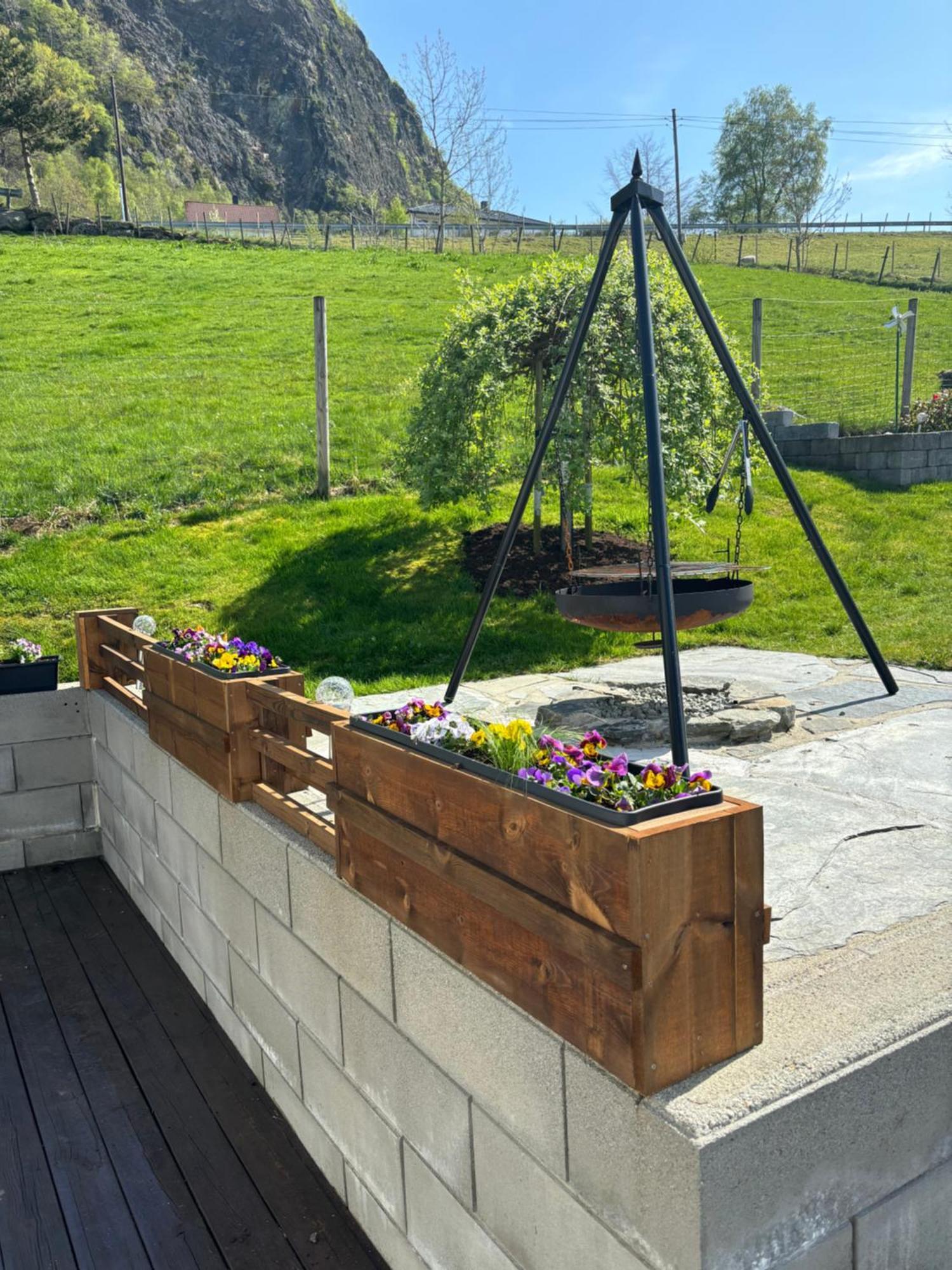 Fjord Road Apartment Hjelmeland